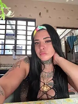 annycavalona online show from November 2025 07:58:01 PM