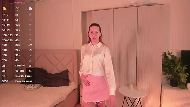 MerrileeFondren online show from November 2025 07:20:02 AM