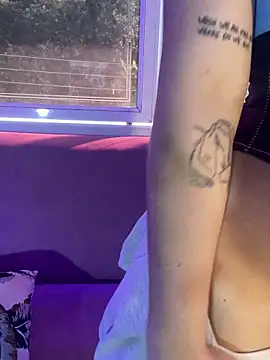 Snapshot of ReiAyanamy chatting on December 2025 08:02:01 PM ReiAyanamy online show from December 2025 08:02:01 PM