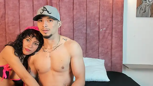 Snapshot of Max_and_Mia9 chatting on November 2025 05:12:01 PM Max and Mia9 online show from November 2025 05:12:01 PM