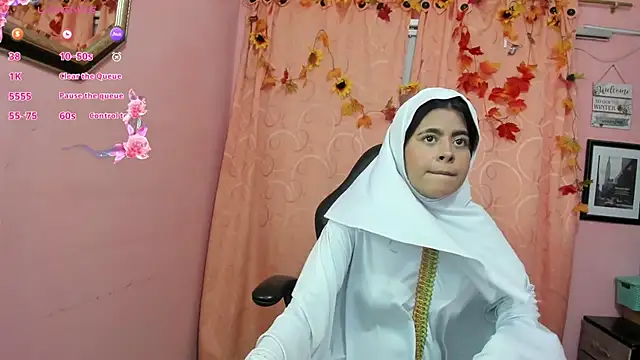 NaylaAbadi online show from November 2025 12:26:01 PM