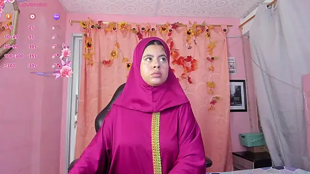 Snapshot of NaylaAbadi chatting on February 2026 12:31:01 PM NaylaAbadi online show from February 2026 12:31:01 PM