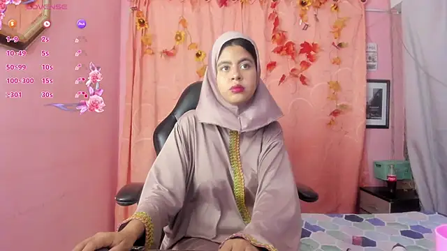 Snapshot of NaylaAbadi chatting on February 2026 12:20:01 PM NaylaAbadi online show from February 2026 12:20:01 PM