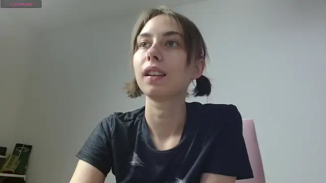 Dewkiss online show from December 2025 11:00:01 PM