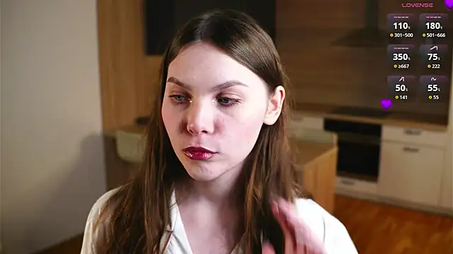 Snapshot of BelvaCaimi chatting on December 2025 05:28:01 AM BelvaCaimi online show from December 2025 05:28:01 AM