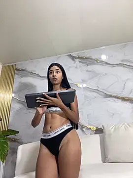 Snapshot of Sophie_petite18 chatting on December 2025 01:37:02 PM Sophie petite18 online show from December 2025 01:37:02 PM