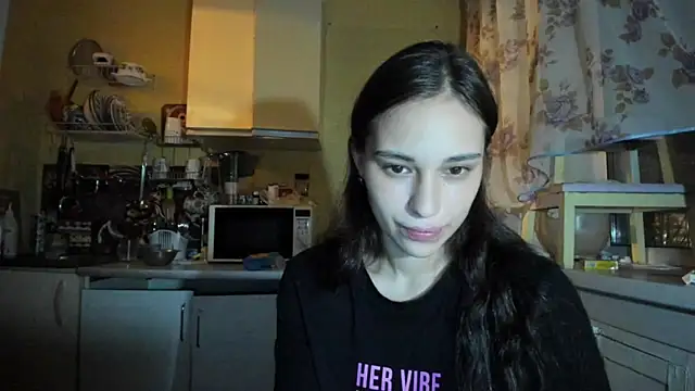 BrunetteVibe online show from November 2025 03:34:02 PM