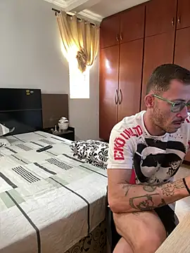 Lucasjandre online show from February 2026 12:23:01 PM