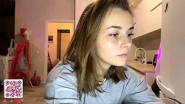 Snapshot of GeralynChiszar chatting on November 2025 08:07:02 PM GeralynChiszar online show from November 2025 08:07:02 PM