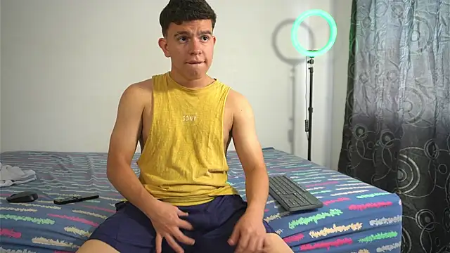 Snapshot of Max_ethan5 chatting on November 2025 02:06:02 PM Max ethan5 online show from November 2025 02:06:02 PM