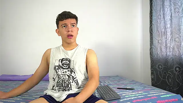 Snapshot of Max_ethan5 chatting on December 2025 03:54:01 PM Max ethan5 online show from December 2025 03:54:01 PM