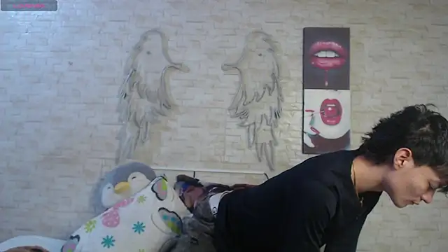 axel milo kairo and noa online show from January 2026 02:11:01 PM