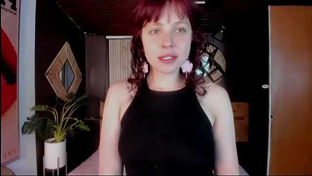 Snapshot of Velvet_Dreamss chatting on February 2026 11:33:01 AM Velvet Dreamss online show from February 2026 11:33:01 AM