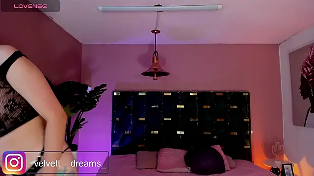 Snapshot of Velvet_Dreamss chatting on June 2026 11:34:02 AM Velvet Dreamss online show from June 2026 11:34:02 AM