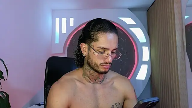 Snapshot of Alanrodgers chatting on November 2025 10:14:01 AM Alanrodgers online show from November 2025 10:14:01 AM