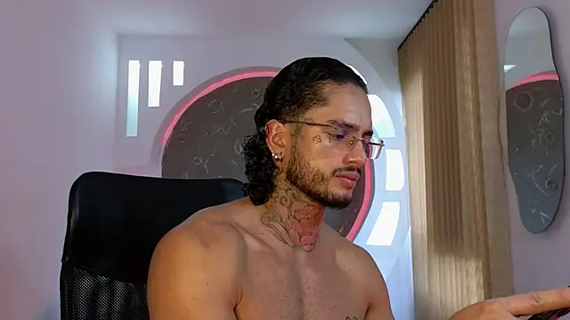 Snapshot of Alanrodgers chatting on November 2025 01:00:02 PM Alanrodgers online show from November 2025 01:00:02 PM