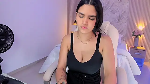 Snapshot of Kim_stonee chatting on November 2025 08:42:01 PM Kim stonee online show from November 2025 08:42:01 PM