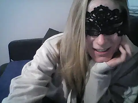 MelleEloa online show from November 2025 10:11:02 PM