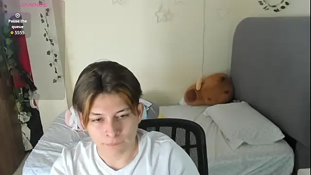 Snapshot of Felix_kitty chatting on November 2025 07:02:02 PM Felix kitty online show from November 2025 07:02:02 PM