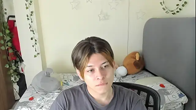 Snapshot of Felix_kitty chatting on November 2025 06:59:02 PM Felix kitty online show from November 2025 06:59:02 PM