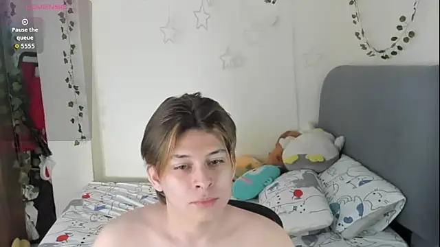 Snapshot of Felix_kitty chatting on November 2025 08:18:01 PM Felix kitty online show from November 2025 08:18:01 PM