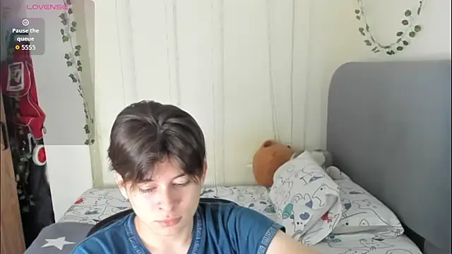 Felix kitty online show from March 2026 07:17:01 PM