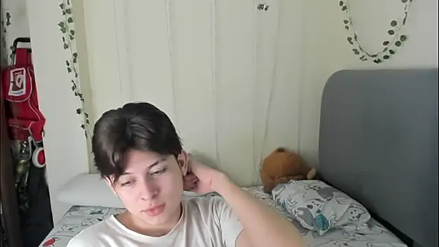 Felix kitty online show from March 2026 06:55:01 PM