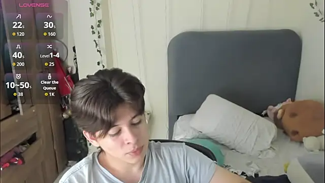 Felix kitty online show from April 2026 07:08:02 PM