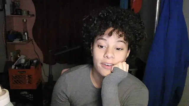 Snapshot of PrettyLittleProblem chatting on November 2025 05:17:01 PM PrettyLittleProblem online show from November 2025 05:17:01 PM