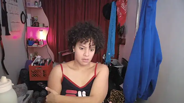 Snapshot of PrettyLittleProblem chatting on December 2025 05:51:02 PM PrettyLittleProblem online show from December 2025 05:51:02 PM