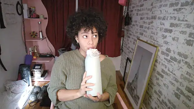 Snapshot of PrettyLittleProblem chatting on December 2025 03:32:01 PM PrettyLittleProblem online show from December 2025 03:32:01 PM