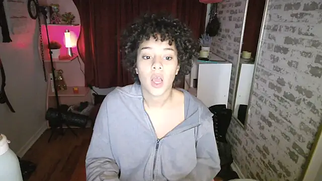 Snapshot of PrettyLittleProblem chatting on December 2025 03:28:02 PM PrettyLittleProblem online show from December 2025 03:28:02 PM