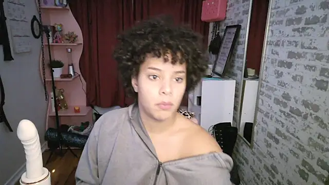 Snapshot of PrettyLittleProblem chatting on December 2025 03:38:02 PM PrettyLittleProblem online show from December 2025 03:38:02 PM