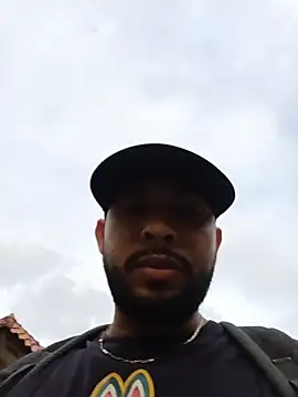 Snapshot of MAX_Jhonnson chatting on November 2025 10:18:02 PM MAX Jhonnson online show from November 2025 10:18:02 PM