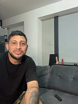 Snapshot of MAX_Jhonnson chatting on March 2026 04:07:02 AM MAX Jhonnson online show from March 2026 04:07:02 AM