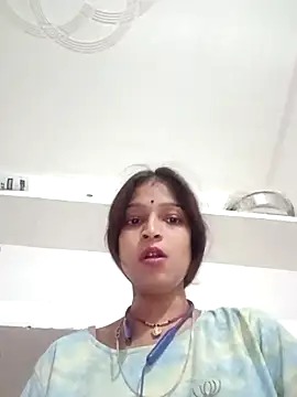 Snapshot of Mohnicute chatting on May 2026 05:29:02 PM Mohnicute online show from May 2026 05:29:02 PM