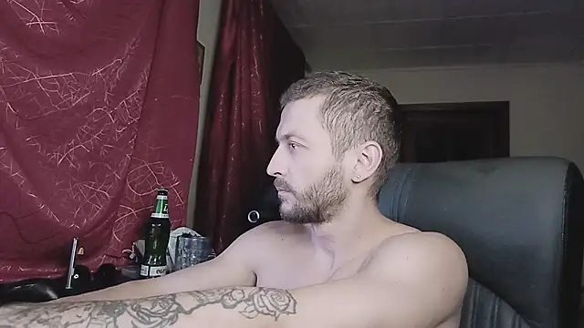 Snapshot of 333Alone_in_theDark777 chatting on November 2025 04:40:01 PM 333Alone in theDark777 online show from November 2025 04:40:01 PM