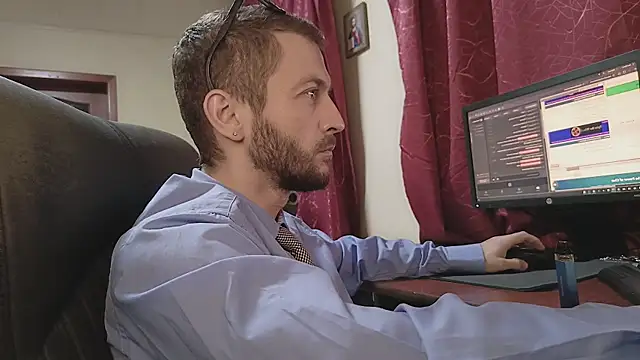 Snapshot of 333Alone_in_theDark777 chatting on November 2025 04:43:02 PM 333Alone in theDark777 online show from November 2025 04:43:02 PM