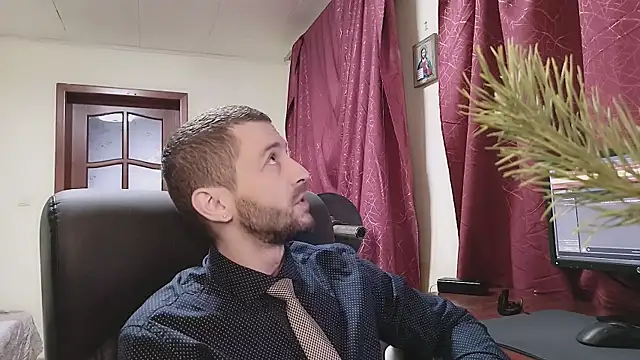 Snapshot of 333Alone_in_theDark777 chatting on December 2025 12:21:01 PM 333Alone in theDark777 online show from December 2025 12:21:01 PM