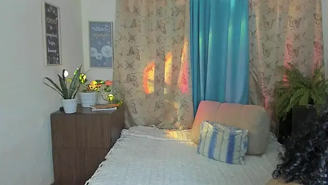 Snapshot of Angel_White25 chatting on November 2025 03:12:02 PM Angel White25 online show from November 2025 03:12:02 PM