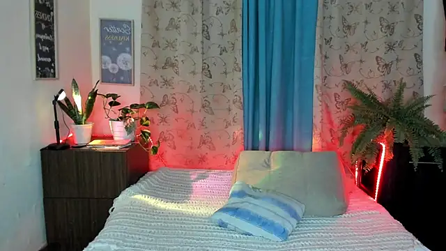 Snapshot of Angel_White25 chatting on November 2025 11:25:01 PM Angel White25 online show from November 2025 11:25:01 PM