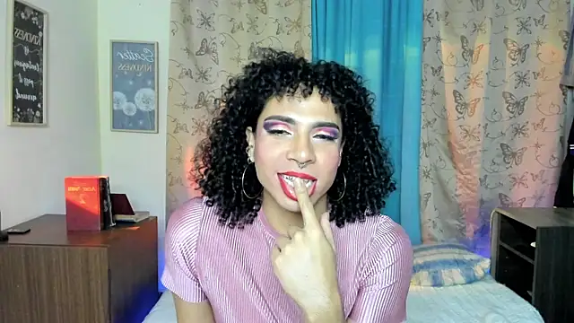 Snapshot of Angel_White25 chatting on December 2025 07:36:02 AM Angel White25 online show from December 2025 07:36:02 AM