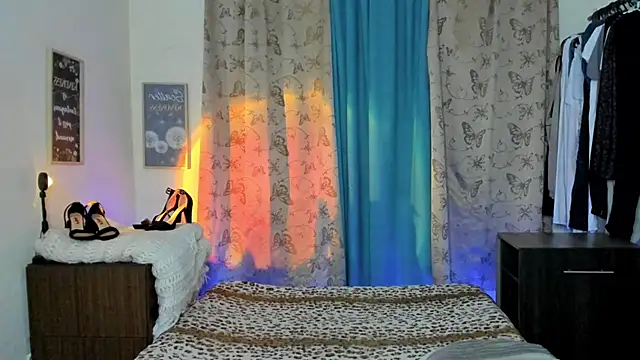 Angel White25 online show from February 2026 12:41:01 AM