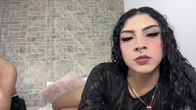 Snapshot of MrandMrsRivas chatting on November 2025 11:04:02 PM MrandMrsRivas online show from November 2025 11:04:02 PM