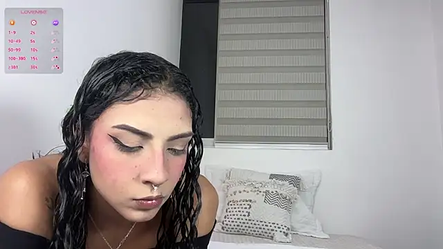 Snapshot of MrandMrsRivas chatting on December 2025 01:03:02 AM MrandMrsRivas online show from December 2025 01:03:02 AM