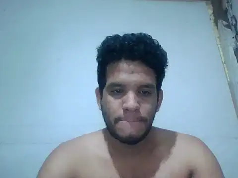 Snapshot of josecamsex27 chatting on December 2025 01:42:01 PM josecamsex27 online show from December 2025 01:42:01 PM