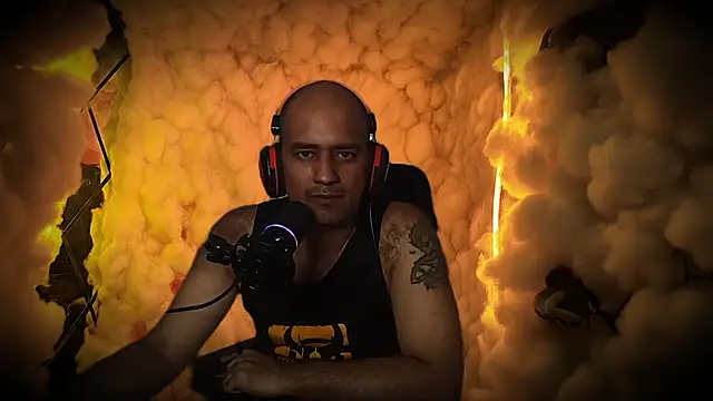 Snapshot of StripPMB chatting on November 2025 03:56:02 PM StripPMB online show from November 2025 03:56:02 PM