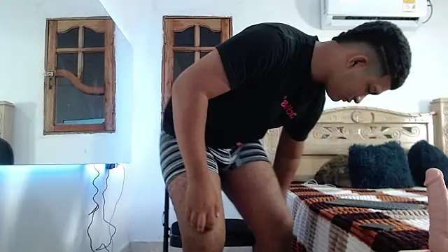 Snapshot of mathews___ chatting on November 2025 04:01:01 AM mathews online show from November 2025 04:01:01 AM