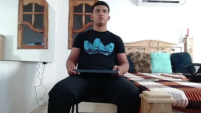 Snapshot of mathews___ chatting on November 2025 01:49:02 AM mathews online show from November 2025 01:49:02 AM