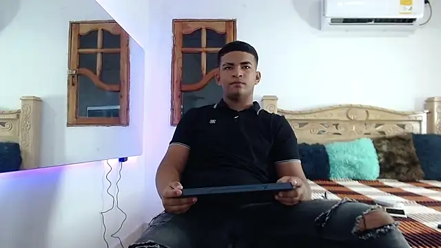 Snapshot of mathews___ chatting on November 2025 02:48:02 AM mathews online show from November 2025 02:48:02 AM